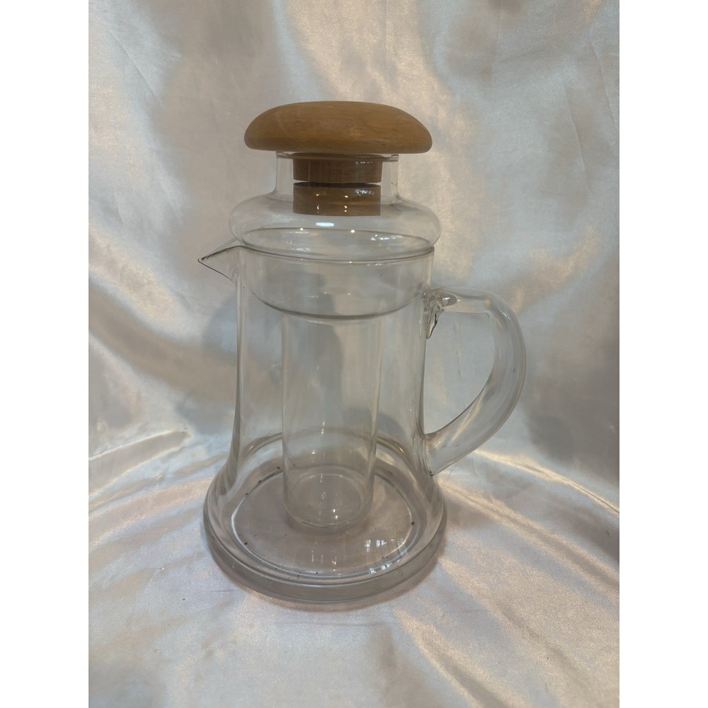 Vintage Glass Pitcher Decanter Ice Insert Cooling Water Wine Tea 9.75"